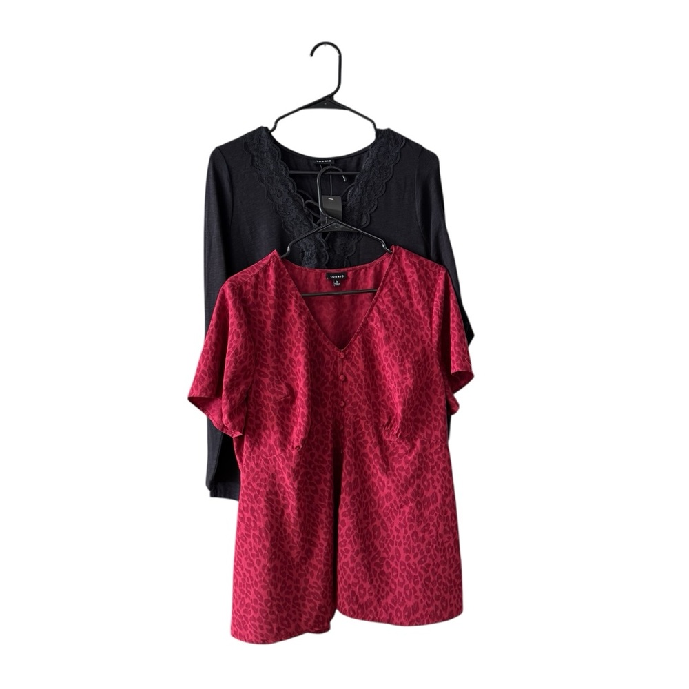 Bundle Lot of 2 Torrid Baby Doll Blouse Tops Size‎ LG (0) Black Red Animal Print